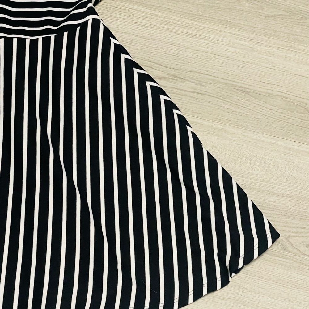Alya Striped Black and White Dress w/red accent flowers - Picture 5 of 12